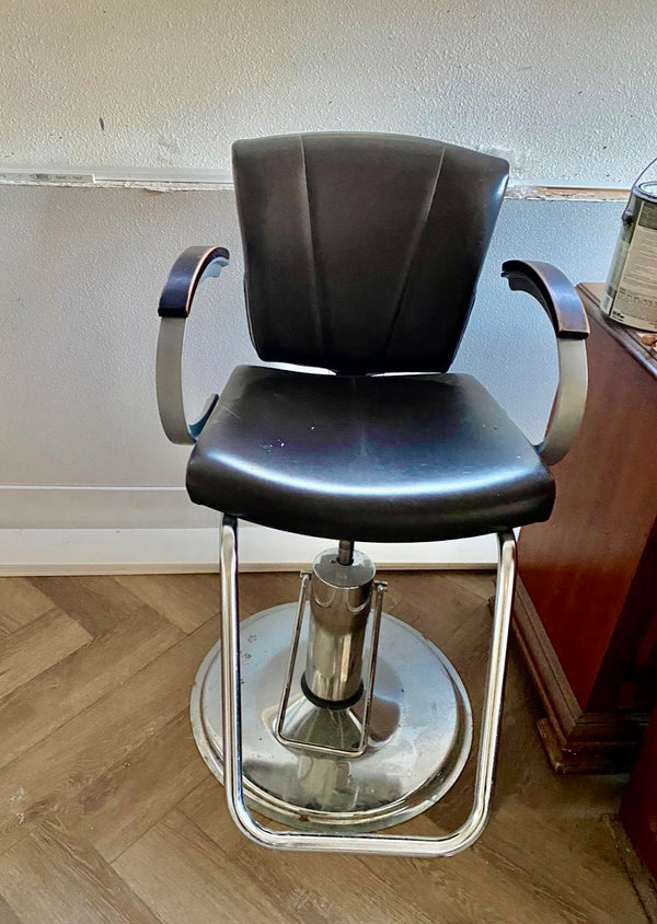 Brown salon hydraulic chair