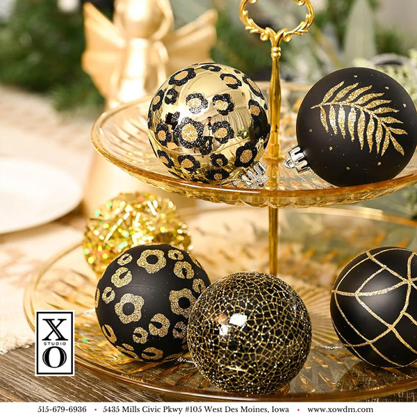 Vogue Black and Gold set of 16 -piece Christmas Ornaments