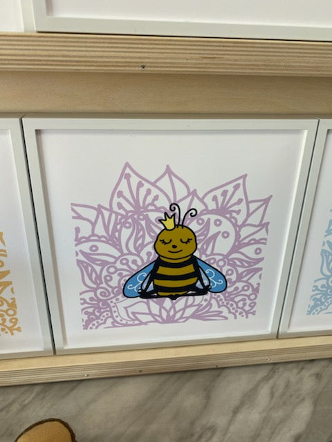 Stretchy Elephant - Bee Art